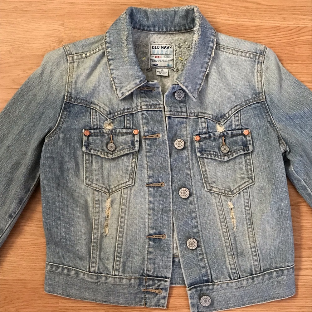 Distressed Cropped Denim Jacket - Picture 3 of 6